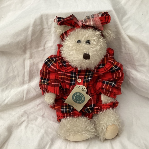 Boyds Bear 1985 - 1997 Ophelia in Red Plaid PJ's.In good condition